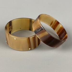 ZEFFIRA Beige Horn Bracelet Set